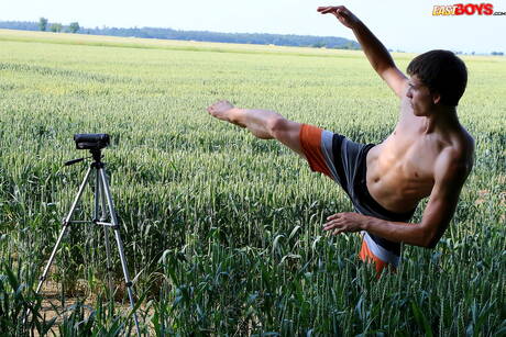 Stud Curtis Ladner posing nude outside