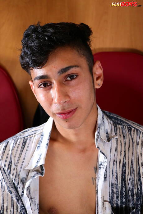 라틴계 청년 안젤로 가보르, 완벽한 몸매 선보여