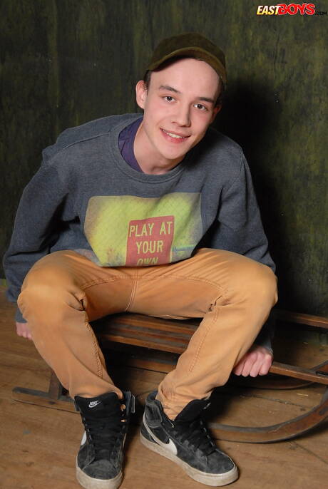 Young dude David Fisher posing nude and showing hot butt