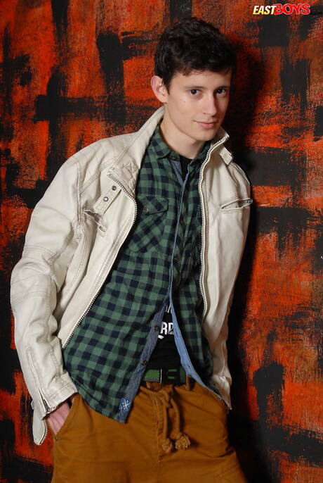 帥哥安東尼奧·帕爾默全裸出鏡，秀出緊實的臀部