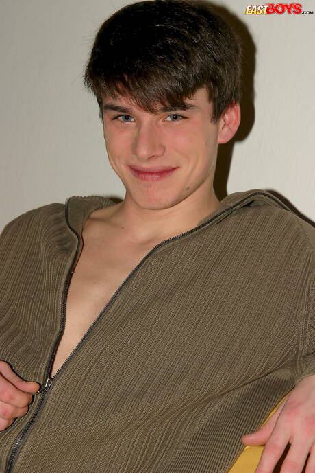 Young Brian Radford jack off his dick