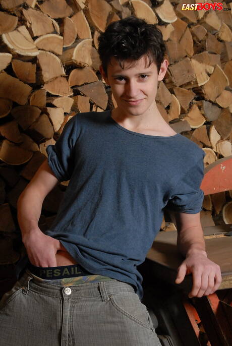 Der junge Typ Antonio Palmer wichst