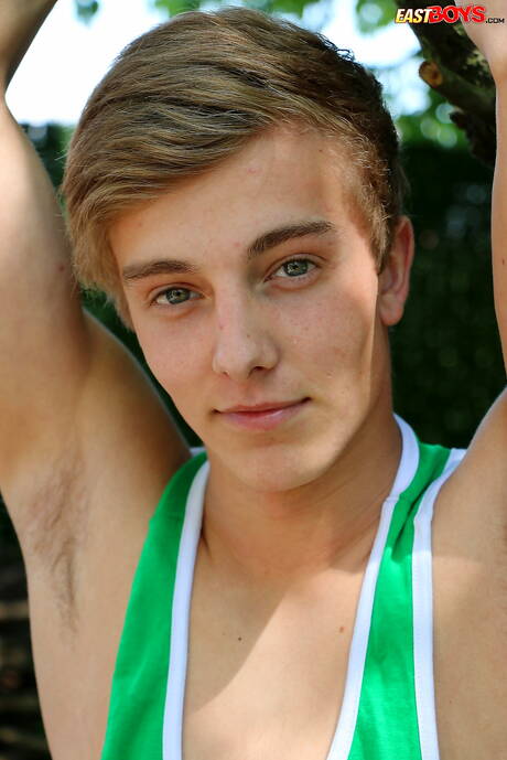 Hot twink Abel Romanov posing naked outside