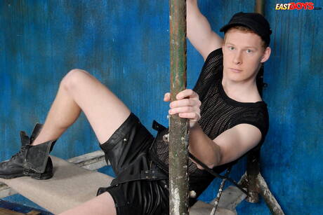 性感小鮮肉Spencer脫衣服