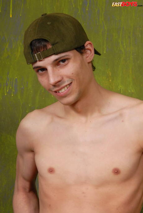 O gostoso Phil posa nu