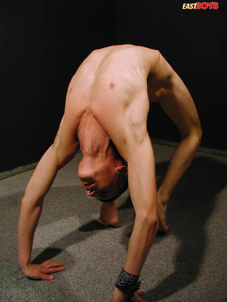 East Boys: Twink Boris jerk off his dick