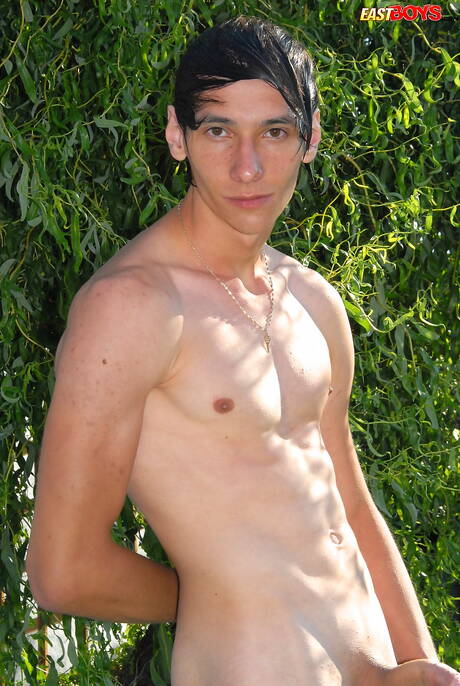 Young Dominic get naked and showing tight butt in the pool