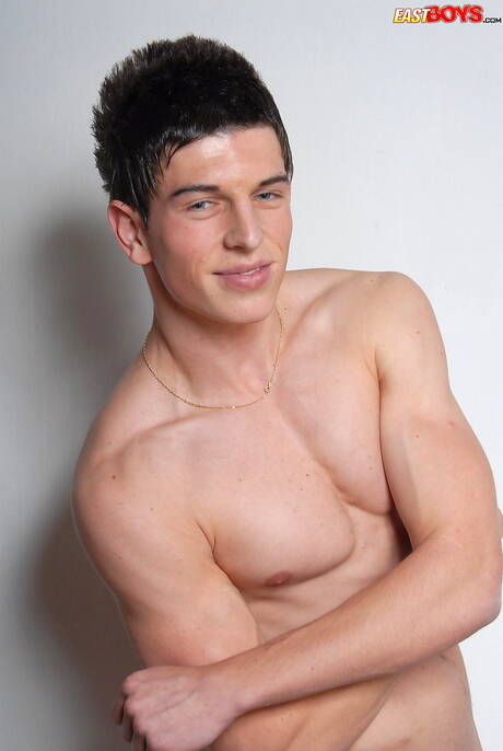 Hunk Benedikt posing naked