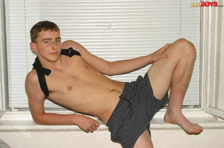 Hot twink Fjodor undressing and showing hot ass