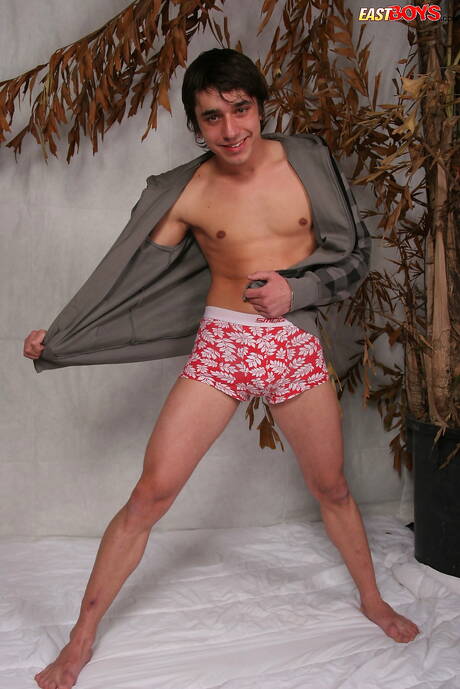 Young Fernley posing nude