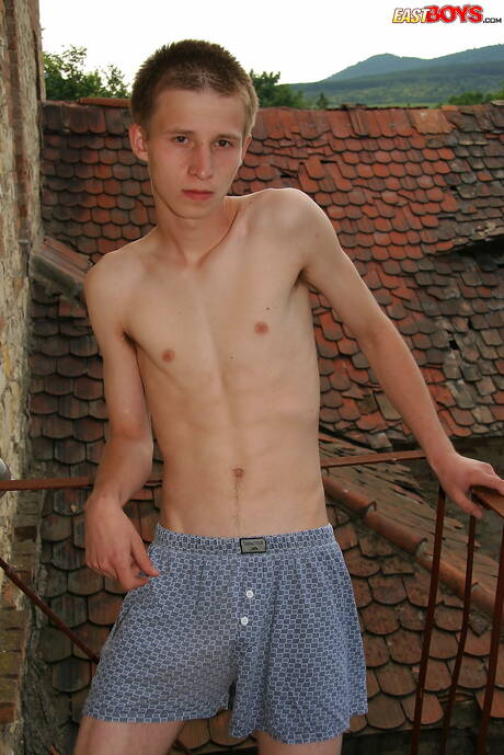 Young Eddy undressing and showing tight ass outdoor