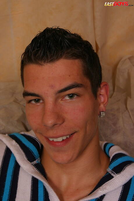 East Boys: Pretty boy Donny posing naked and showing his butt