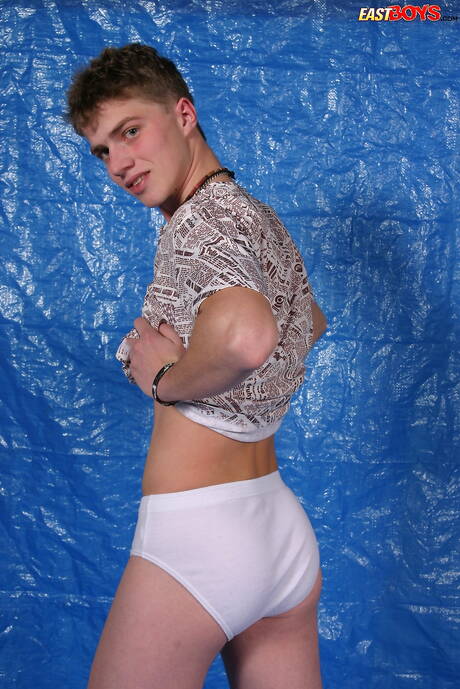 ホットなトゥインクダックスが完璧な体を披露