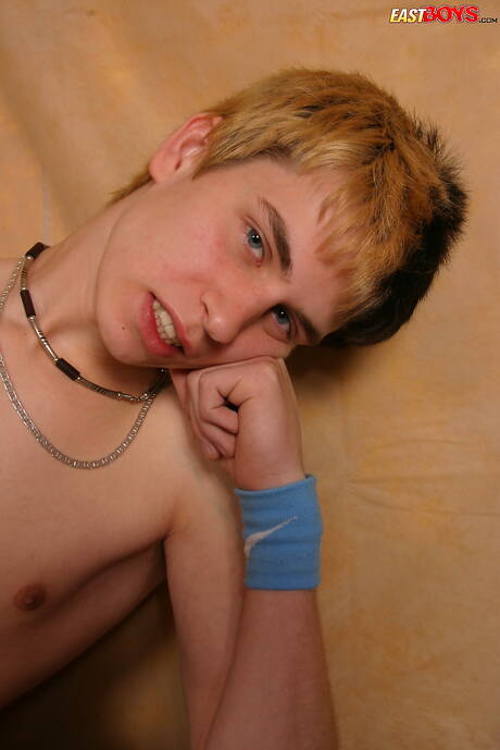 Twink Dano posing naked