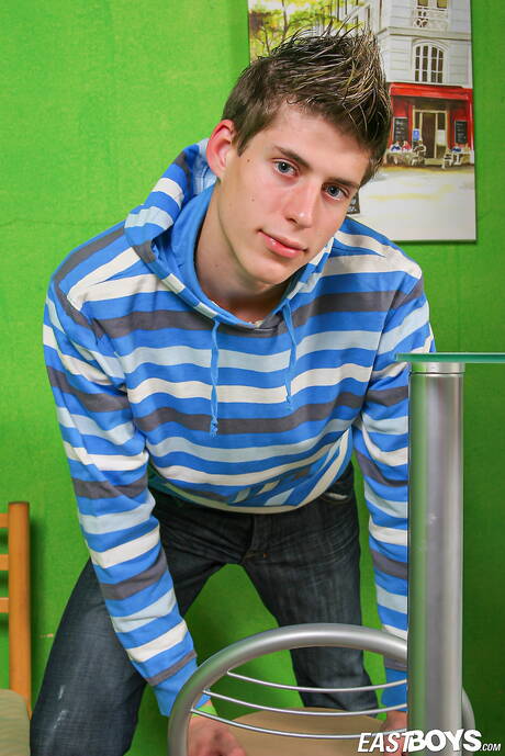 年輕的梅爾文裸體