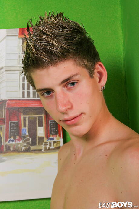 年輕的梅爾文裸體