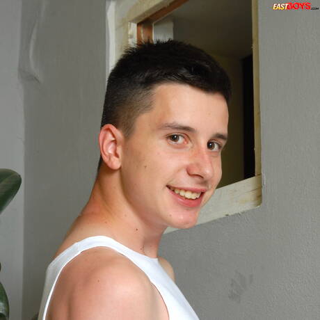 O jovem Jesse Mathis posando nu