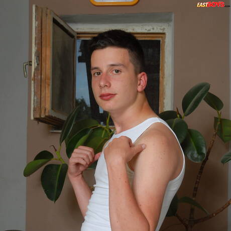 O jovem Jesse Mathis posando nu