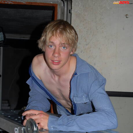 Twink Fabo posa nudo