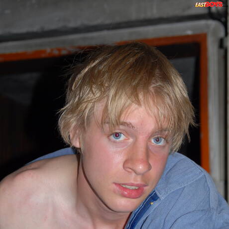 Twink Fabo posa nudo