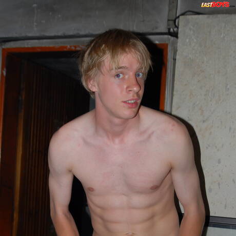 Twink Fabo posa nudo