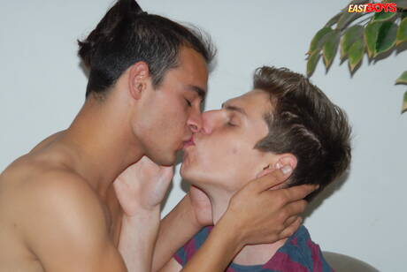 Le minet Gerald Wooley et le minet torride Samuel Riberio ont une relation sexuelle torride en couple