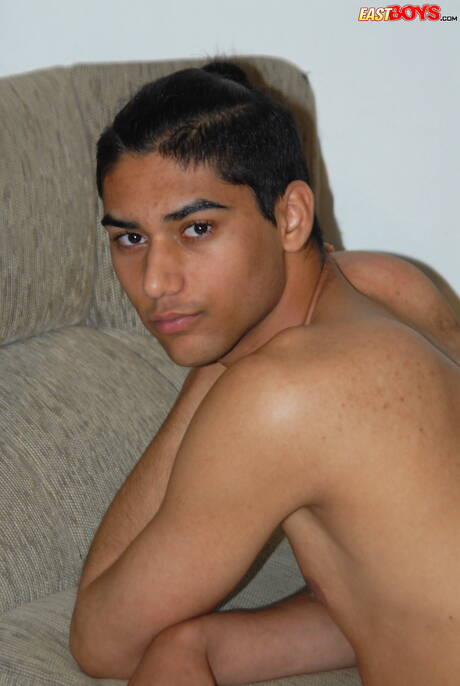 Der hübsche Junge Miguel Costa und der Twink Nicolas Gomes ficken in den Arsch, nachdem sie Schwänze gelutscht haben