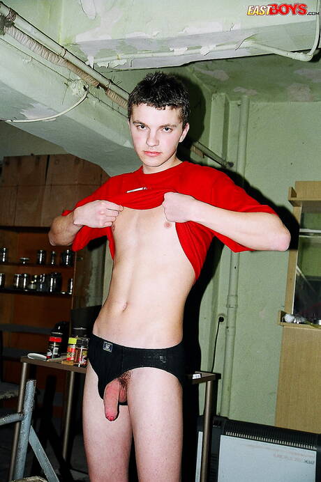 Il giovane Austin posa nudo