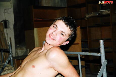 O lindo garoto Austin mostra um corpo perfeito