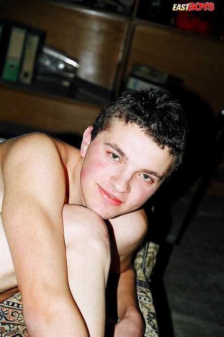 O lindo garoto Austin mostra um corpo perfeito