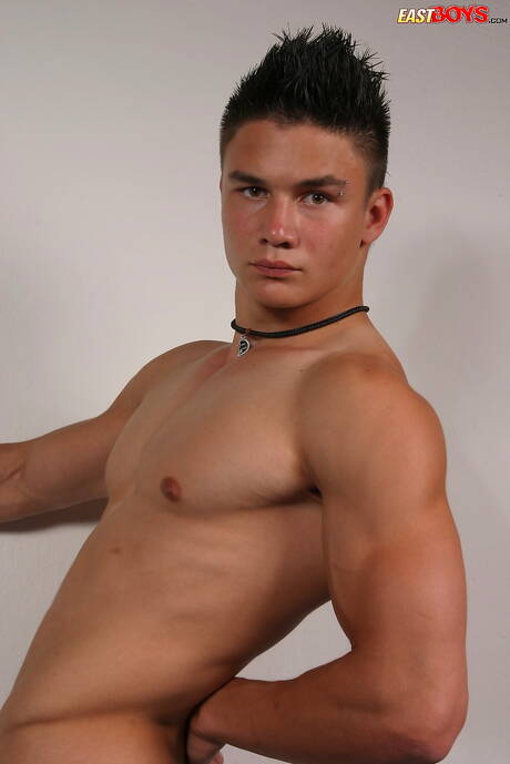 Slovak hunky guy Dario Dolce posing naked