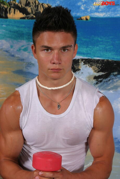 Slovak husky guy Dario Dolce posing naked