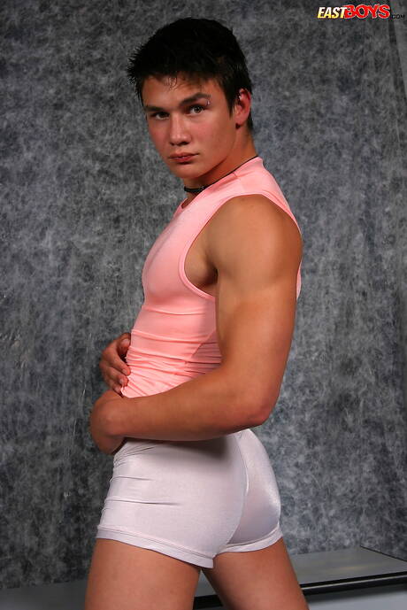 斯洛伐克身材魁梧的Dario Dolce展現完美身材