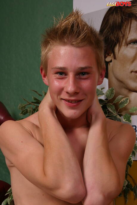 O jovem Anders mostra um corpo lindo