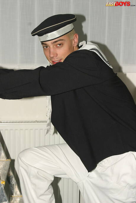 Young Volodej shows a perfect body