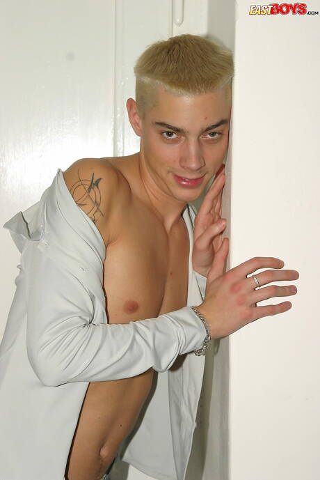 Young Volodej shows a perfect body