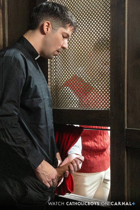 Os simpáticos garotos americanos Eddie Patrick e o musculoso Grant Ducati fazem um bom sexo anal