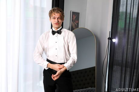 Jerk Buddies: Canadian hot twink Leo Louis and  Marcus Mcneil sucking and screwing each other