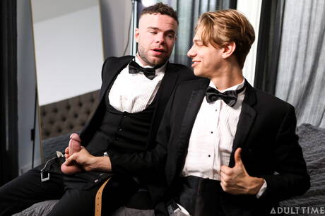 O gostoso canadense Leo Louis e Marcus Mcneil se chupando e transando