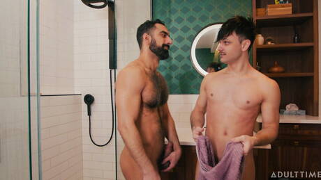 Sexy guy Enzo Muller and sexy guy Ali Rush have a hot sex in bathroom