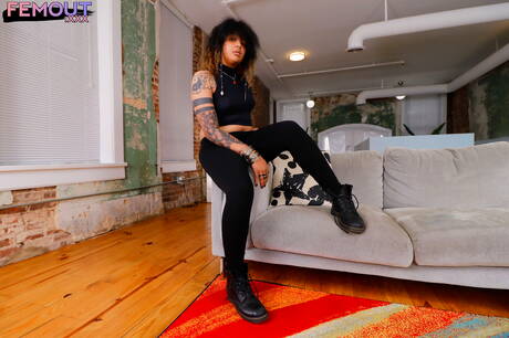 Pretty Jupiter Jetson posing nude and showing his ass