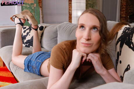 Twink Dolly Rotten posing nude and showing his ass