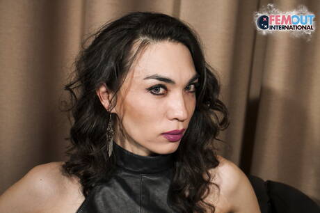 Pretty boy Elisa Moon posing nude and showing hot butt